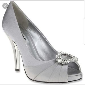 NEW Nina Heels size 5.5
